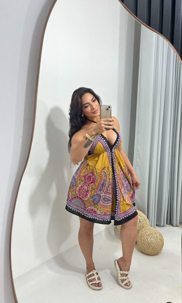 Vestido Curto Costas Nuas Bordado