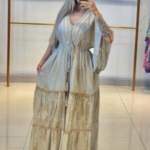 Vestido Alto Luxo com detalhes dourados