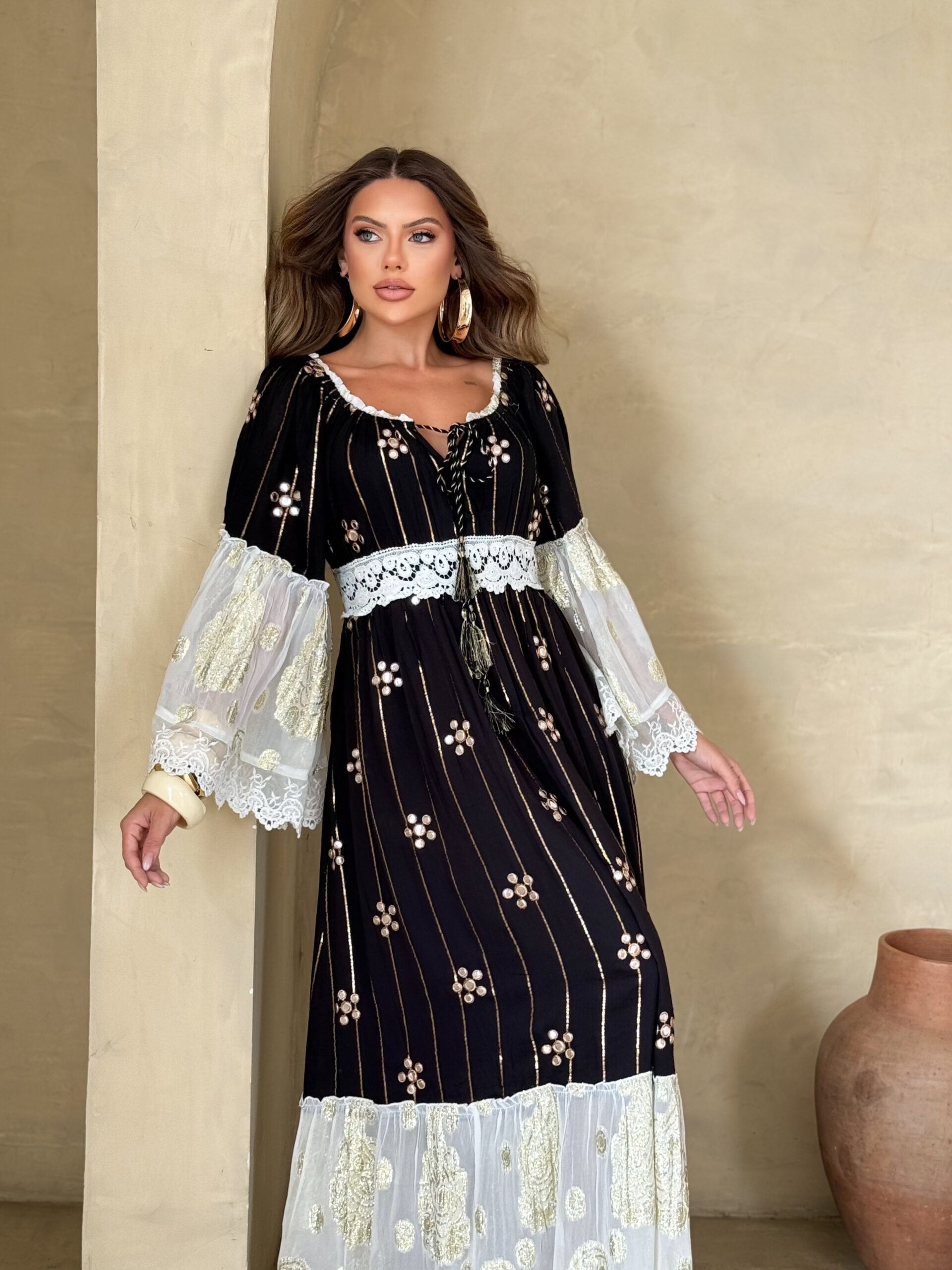 Vestido Boho com detalhes em Preto