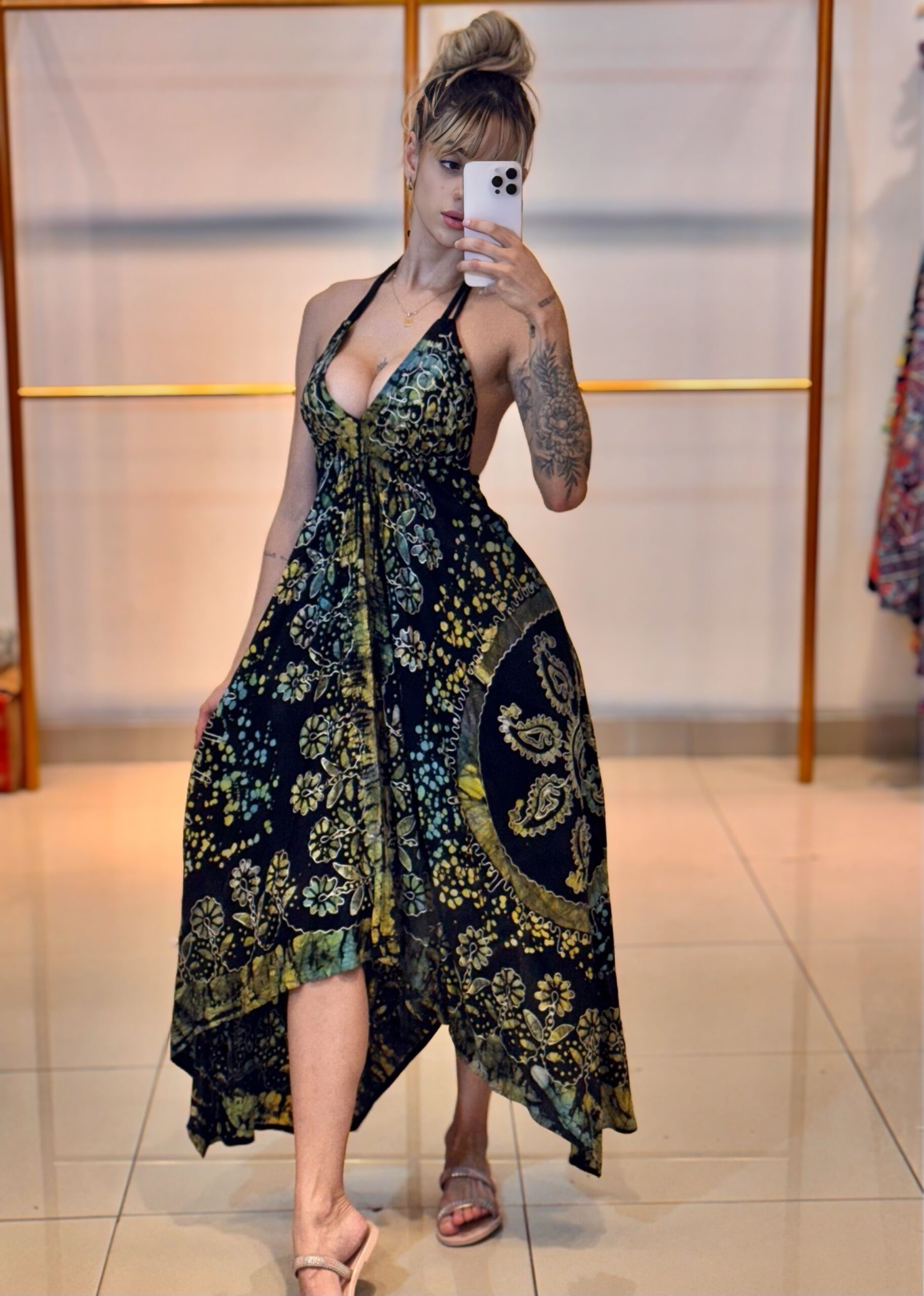 Vestido Costas Nua bordado